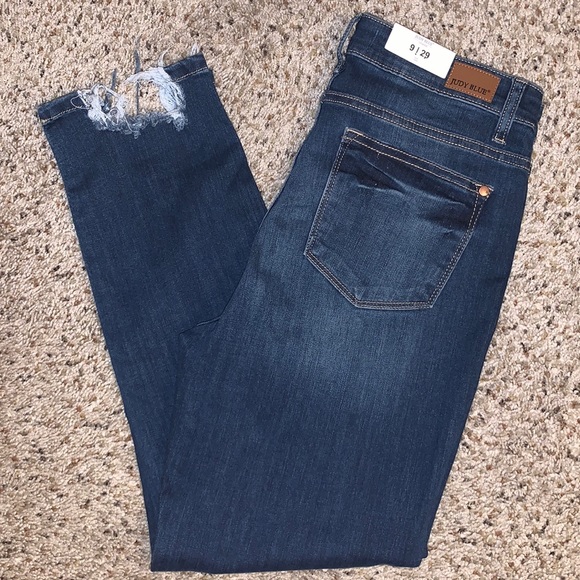 Judy Blue Denim - JUDY BLUE Relaxed-Mi-Rise—Raw Hem Jeans—Dark Blue